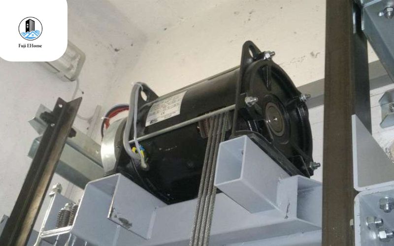 Thang máy sử dụng máy kéo truyền thống